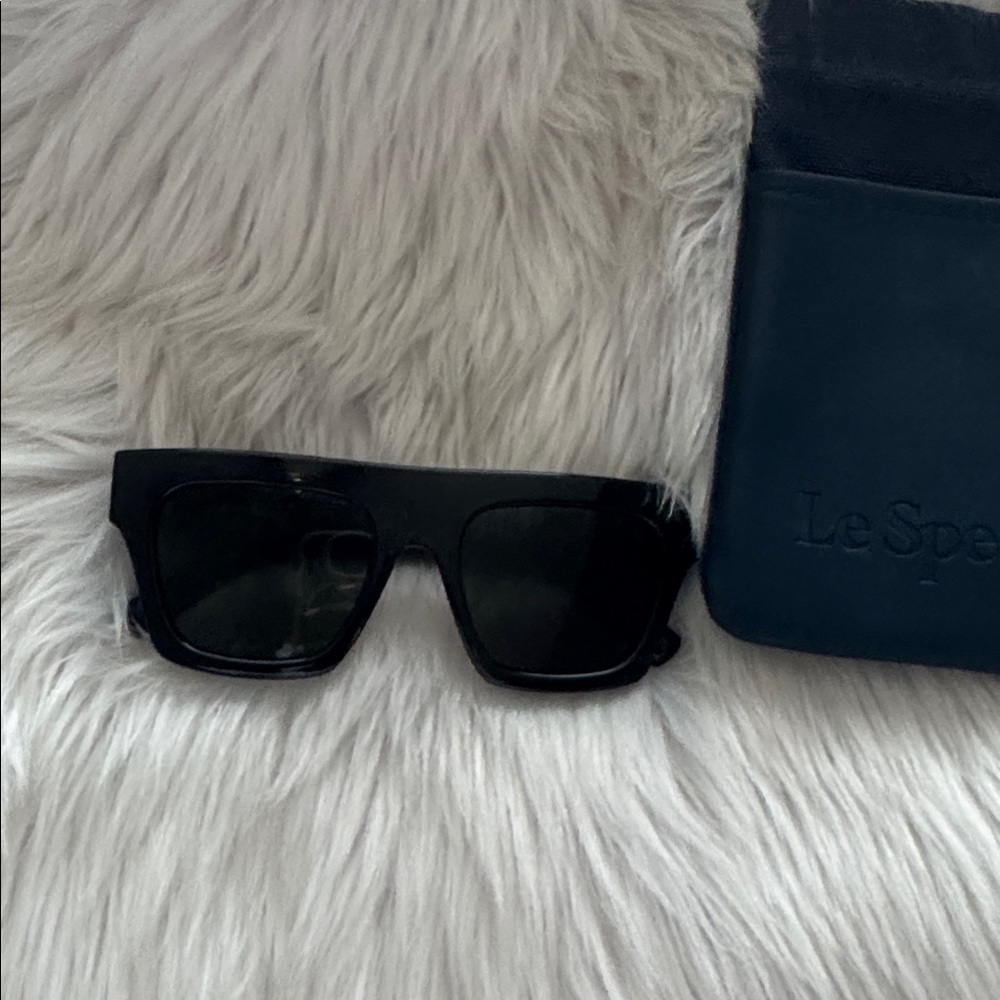 NEW LISTING! Le Specs black Sunglasses - Picture 3 of 5
